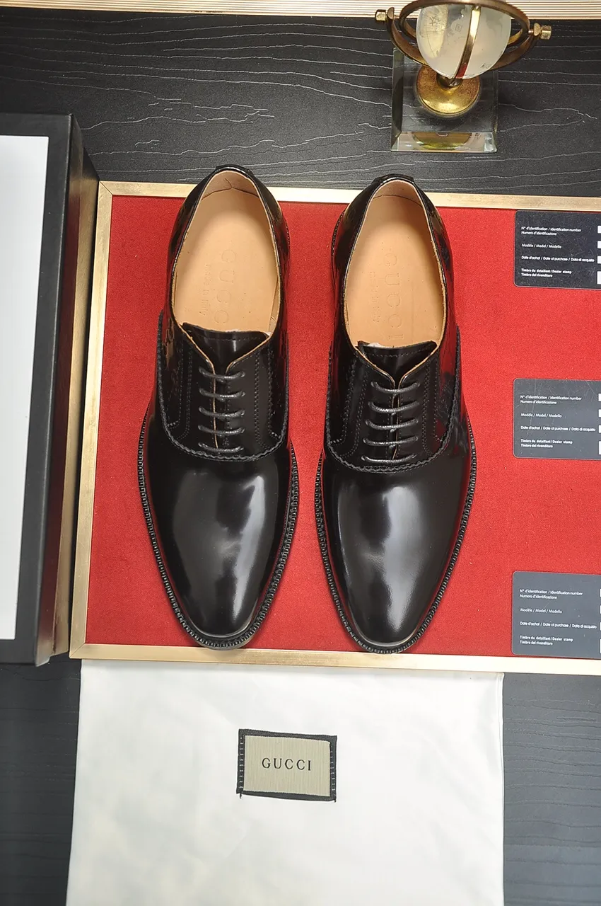 Men's shoes💰500💶Italy's top luxury men's shoe giant (GUCCI) (Gucci) (full cowhide lining) new arrival🍃Original European style🔰 Pleasant to the eye😍In order to make the shoes more durable and non-deformable🌀The production continues to follow traditional methods but there is still no lack of innovation💪Choose original sheepskin for the leather♻️ Smooth and natural And extra bright ⭐Made of imported cowhide, the first choice of rich people 38-45 (45 customized)